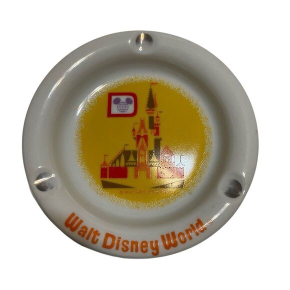 Vintage 80’s Disney Castle Ashtray. No chips. - Picture 1 of 9